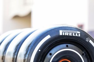 les pneus pirelli estampillés fsc font leurs débuts en f1 à bahreïn
