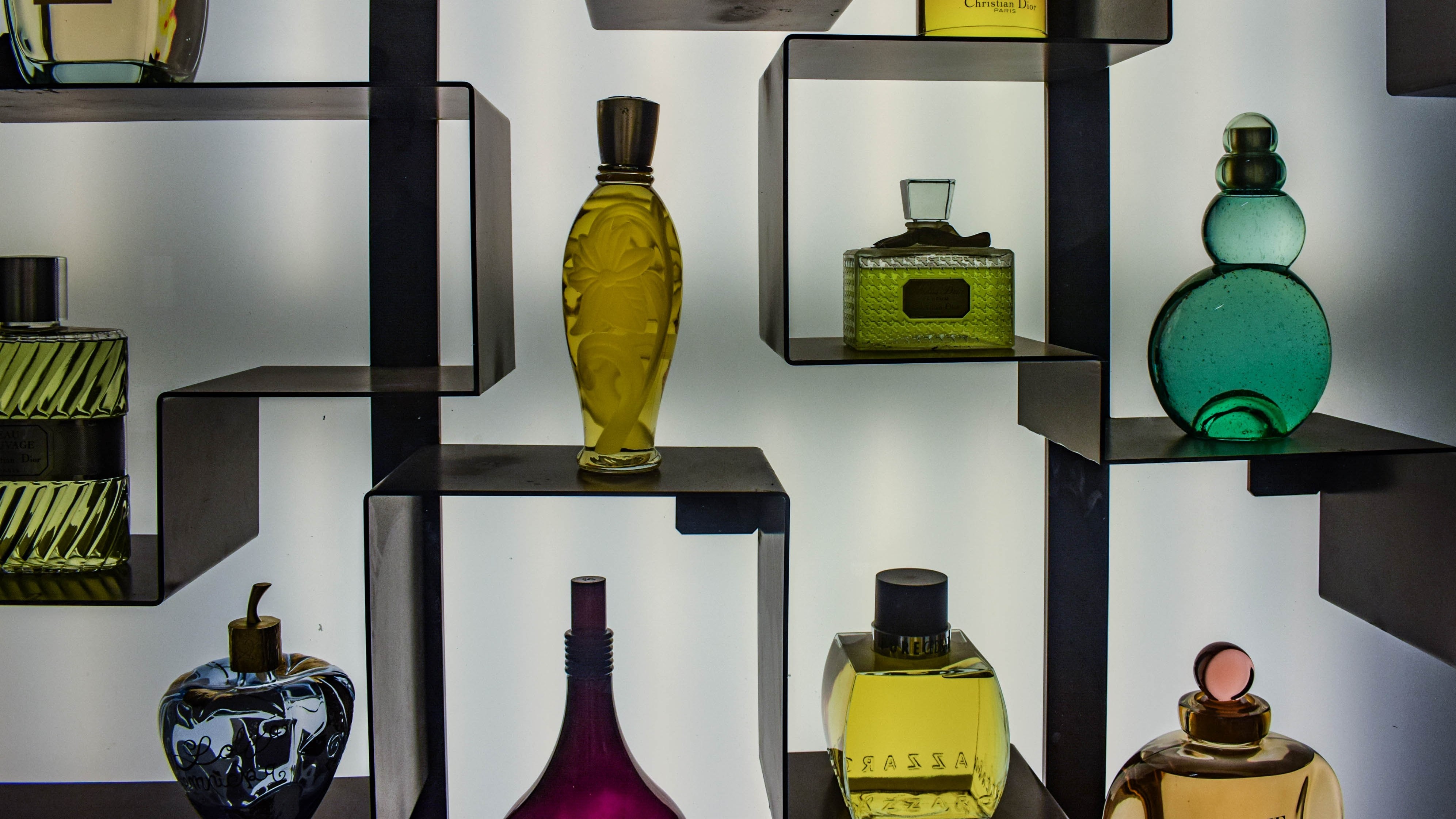 las mejores equivalencias de los perfumes y colonias de mercadona, lidl, zara y aldi