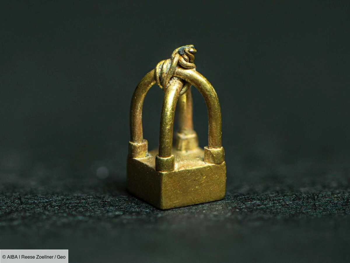 découverte à jérusalem du plus ancien (et minuscule) artefact en or datant de l'ère du premier temple