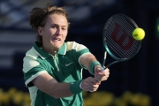 tenista lehečka kvůli zranění pravé ruky skrečoval čtvrtfinále v dubaji