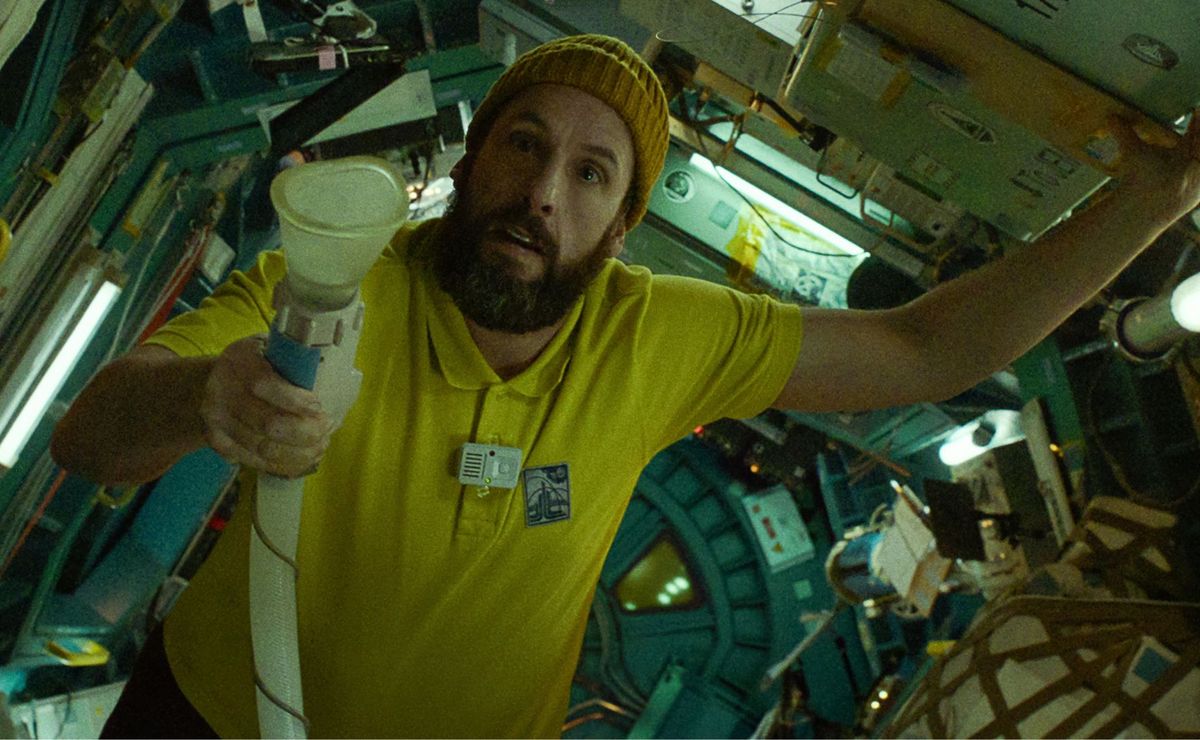 ¿a qué hora se estrena el astronauta (spaceman) de adam sandler en netflix?