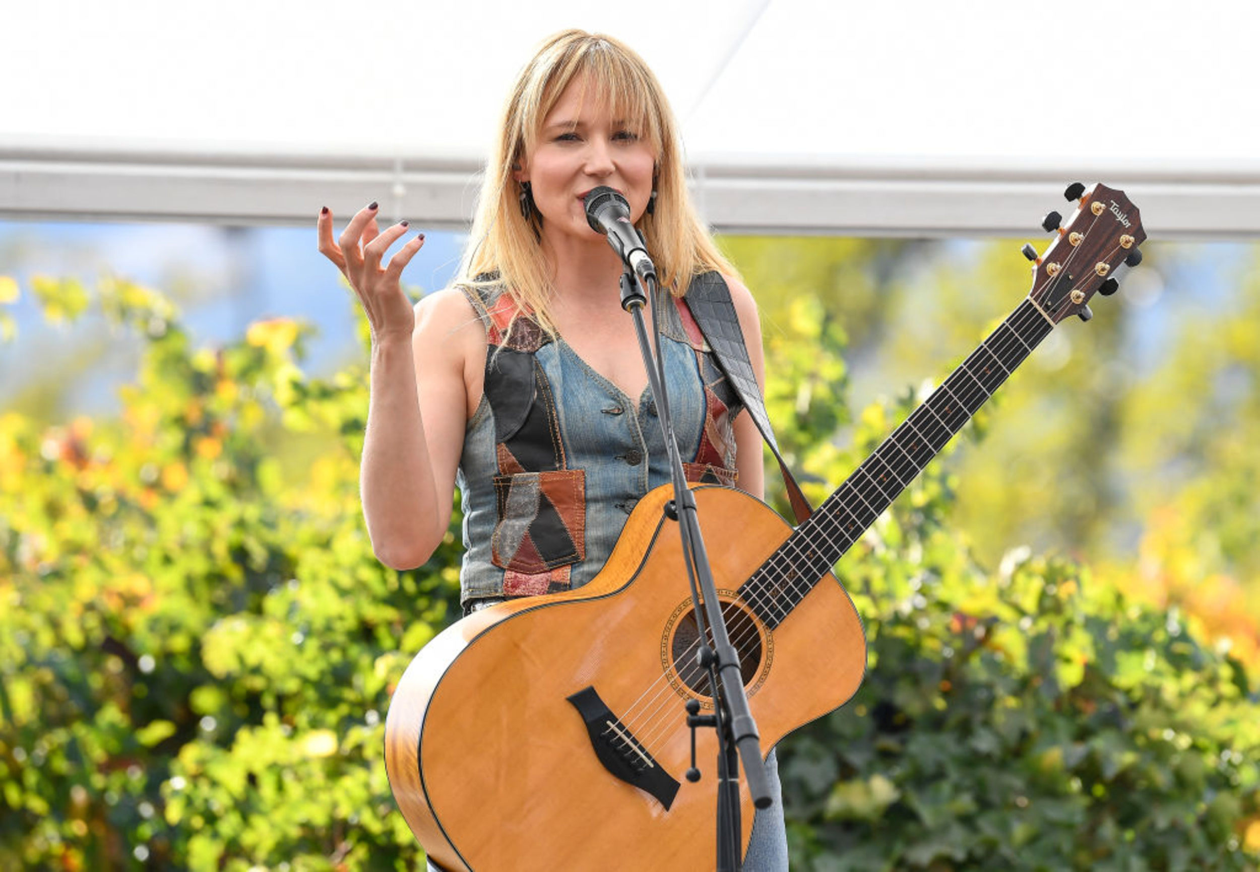 <p>Country music fans, get ready to unite as Jewel and Melissa Etheridge co-headline a tour for the summer. The North America tour is set to kick off on July 11th in Montana and will end on October 5th in Arkansas. </p><p><a href='https://www.msn.com/en-us/community/channel/vid-cj9pqbr0vn9in2b6ddcd8sfgpfq6x6utp44fssrv6mc2gtybw0us'>Did you enjoy this slideshow? Follow us on MSN to see more of our exclusive entertainment content.</a></p>