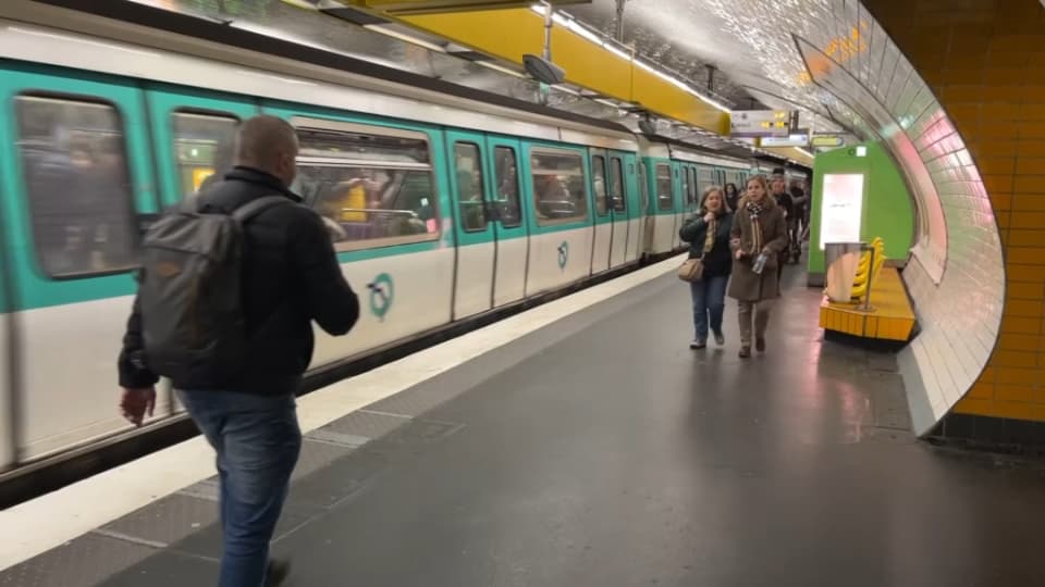 métro parisien: cinq mesures annoncées pour redresser la performance de la ligne 8, la moins ponctuelle du réseau