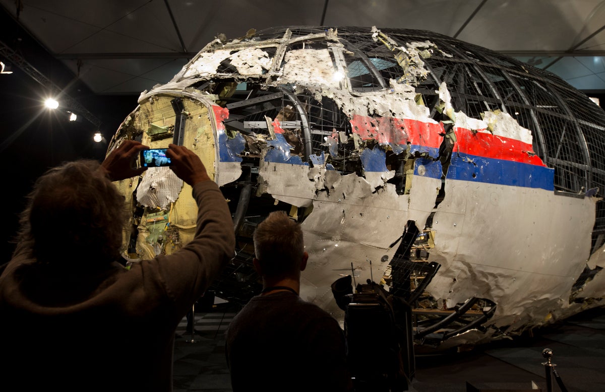 the dutch government has spent $180m dealing with the downing of malaysia airlines flight mh17