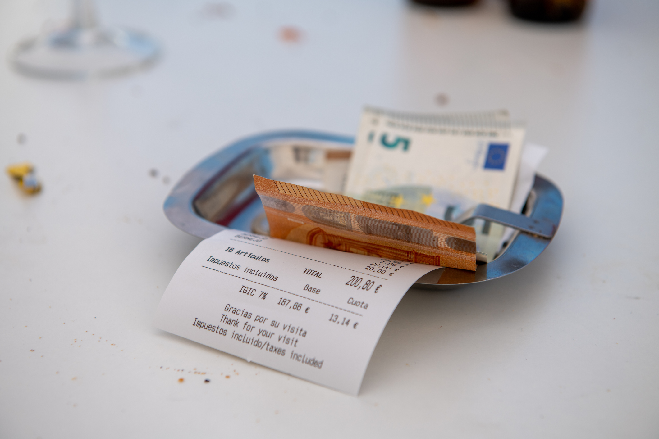 facua avisa del 'ticket fake', el método de bares y restaurantes para cobrarte más sin enterarte