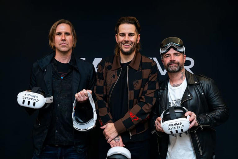 avenged sevenfold's brooks wackerman, m. shadows and johnny christ with vr headsets