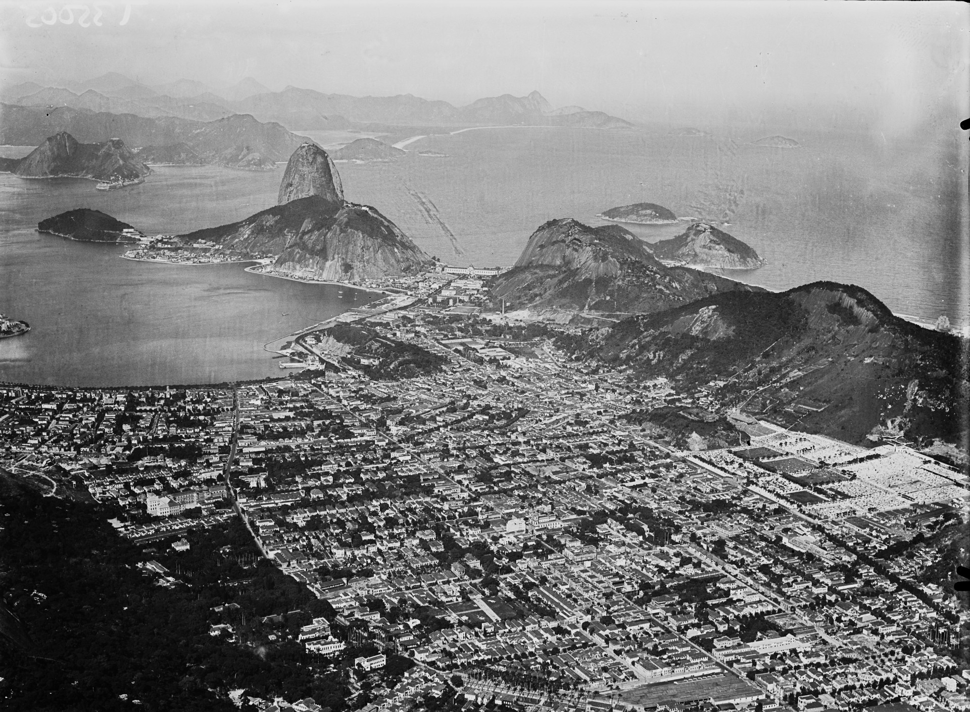 This is how the Brazilian city looked like in 1930.<p><a href="https://www.msn.com/en-us/community/channel/vid-7xx8mnucu55yw63we9va2gwr7uihbxwc68fxqp25x6tg4ftibpra?cvid=94631541bc0f4f89bfd59158d696ad7e">Follow us and access great exclusive content every day</a></p>