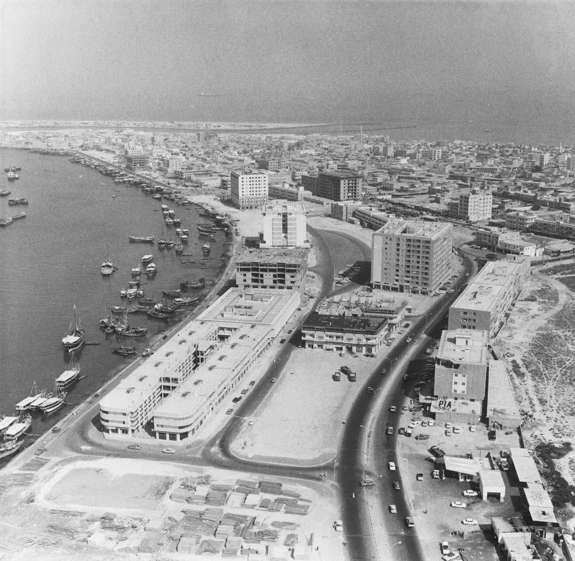 In 1978 the city of Dubai looked like this. Just a few decades later it would become one of the most developed cities in the world.<p><a href="https://www.msn.com/en-us/community/channel/vid-7xx8mnucu55yw63we9va2gwr7uihbxwc68fxqp25x6tg4ftibpra?cvid=94631541bc0f4f89bfd59158d696ad7e">Follow us and access great exclusive content every day</a></p>