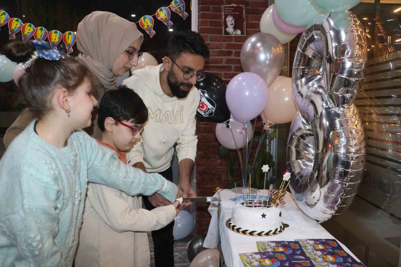 sivaslı adem arda 8 yaşında 2. doğum gününü kutladı