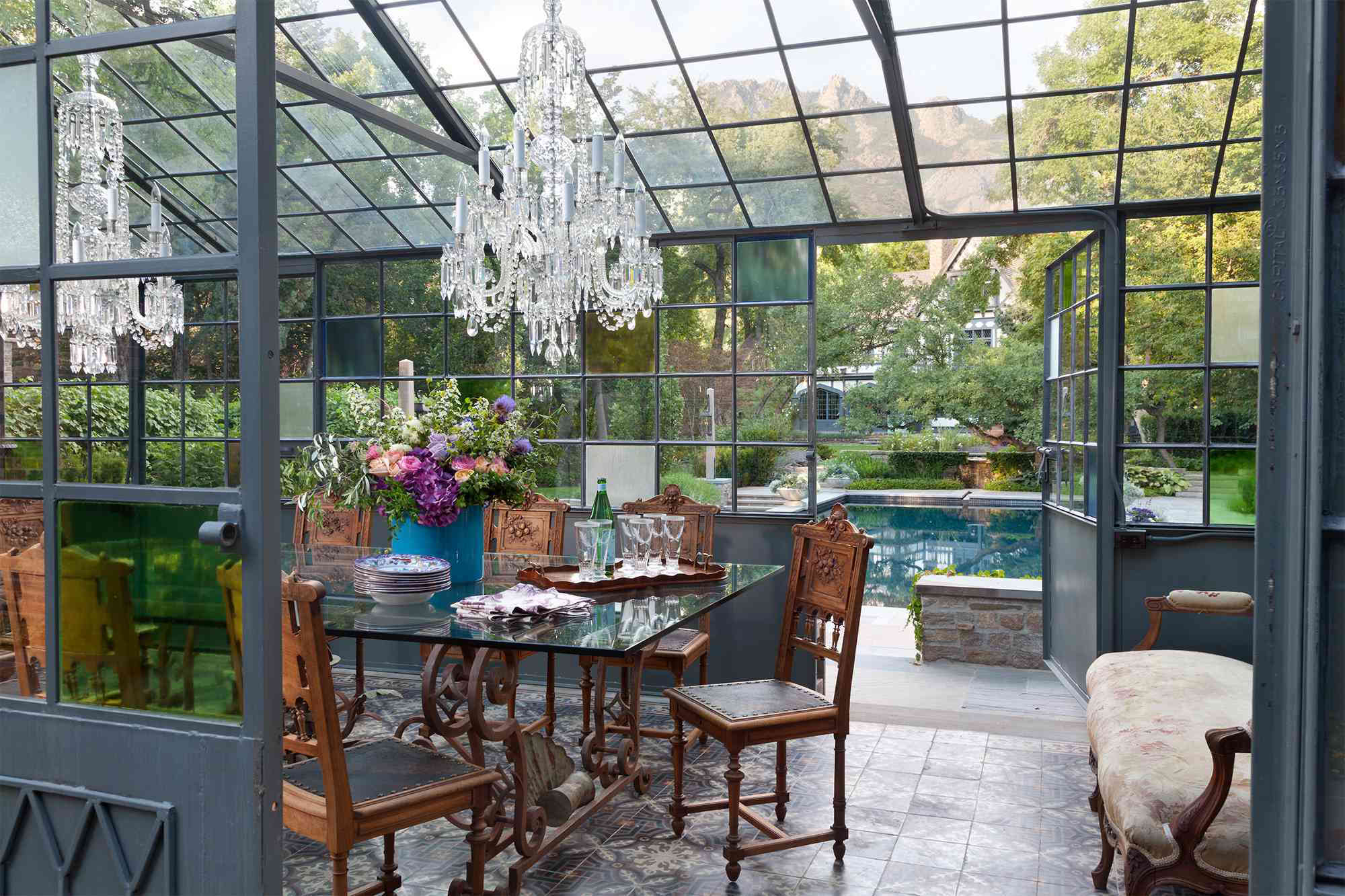 What Is a Conservatory? Here's How It's Different From a Sunroom or ...