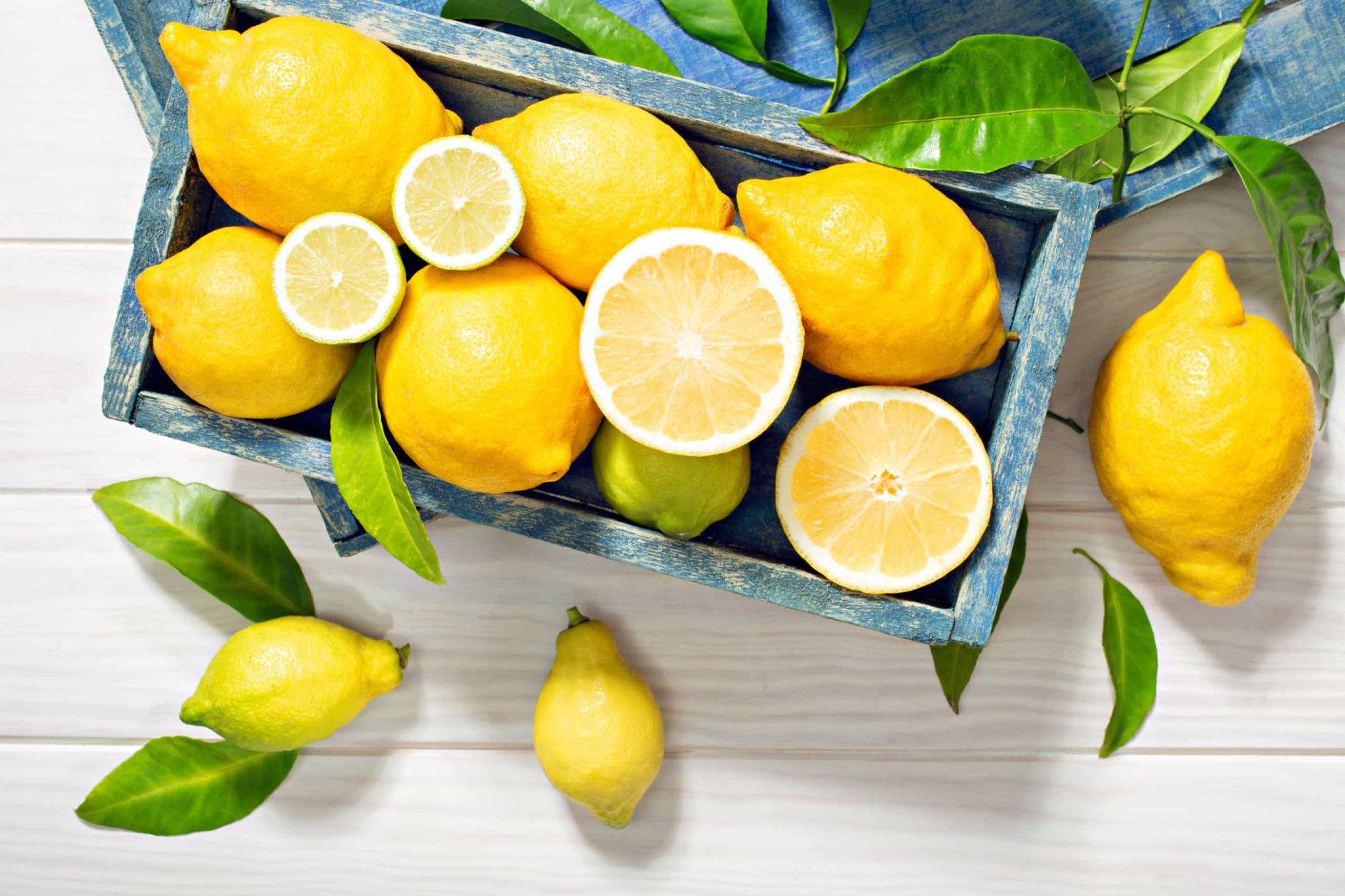The healing and cleaning properties of lemon juice