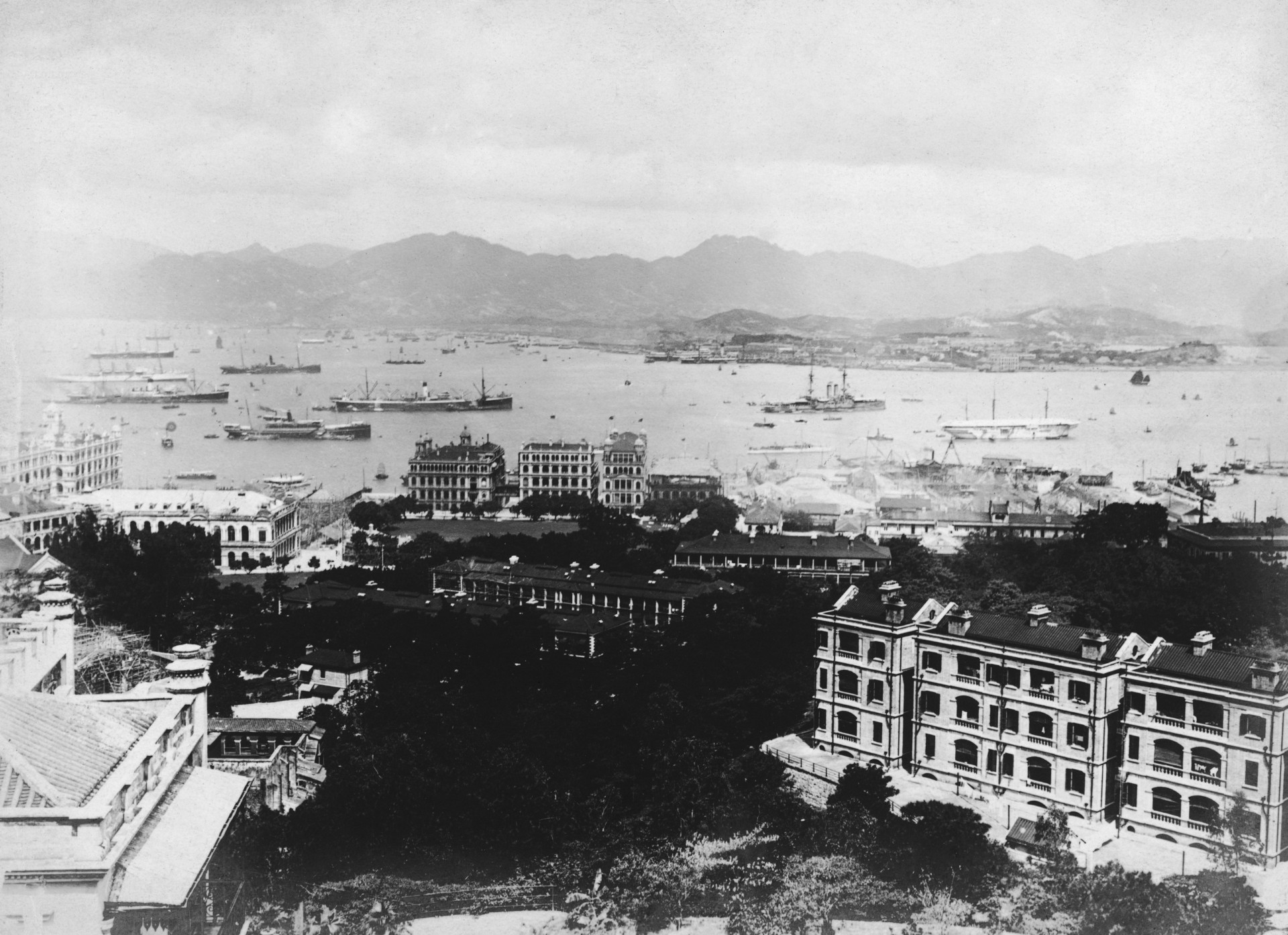 The port city of Hong Kong in 1910.<p><a href="https://www.msn.com/en-us/community/channel/vid-7xx8mnucu55yw63we9va2gwr7uihbxwc68fxqp25x6tg4ftibpra?cvid=94631541bc0f4f89bfd59158d696ad7e">Follow us and access great exclusive content every day</a></p>