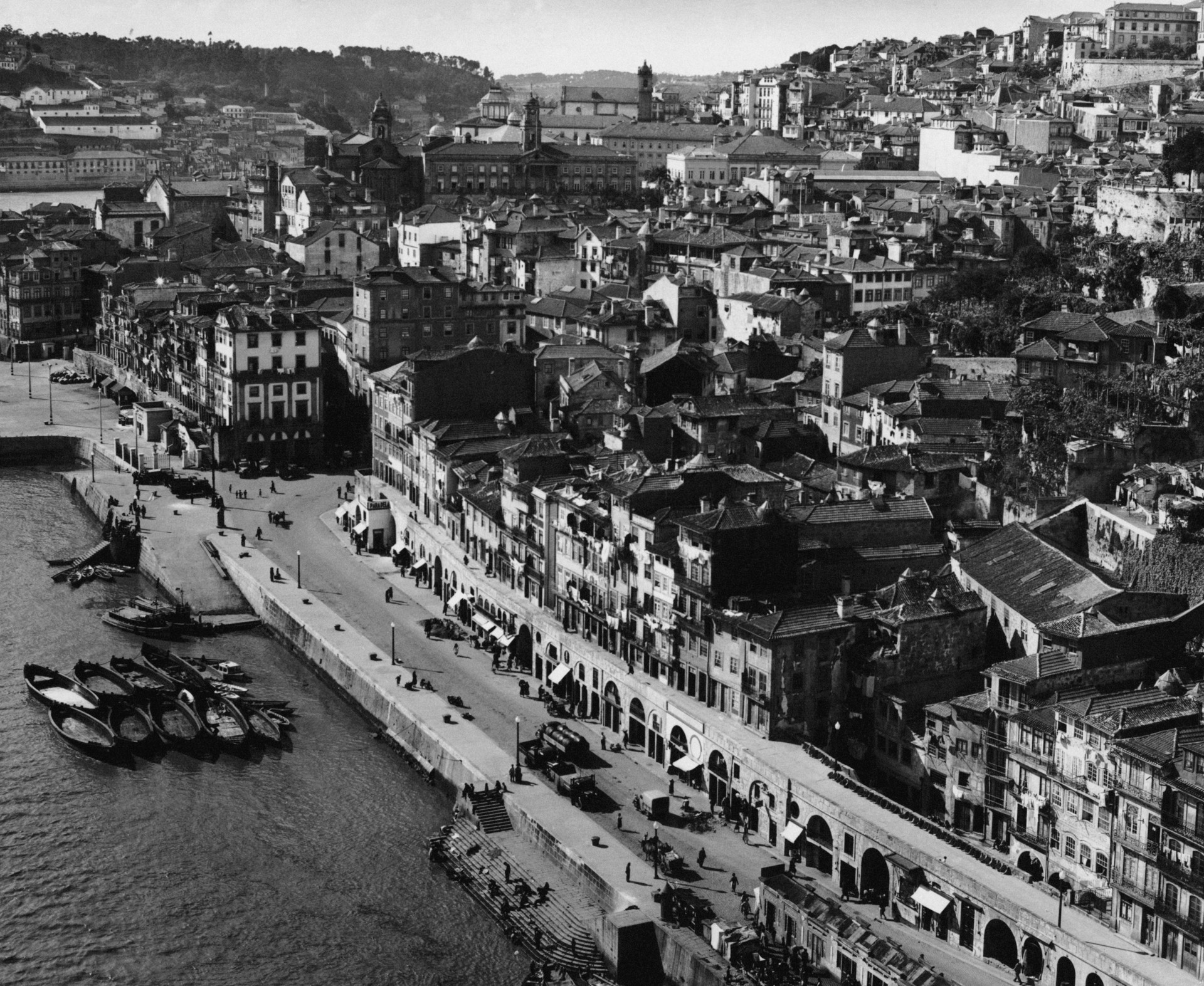 The famous city in the north of Portugal seen in the 1930s.<p><a href="https://www.msn.com/en-us/community/channel/vid-7xx8mnucu55yw63we9va2gwr7uihbxwc68fxqp25x6tg4ftibpra?cvid=94631541bc0f4f89bfd59158d696ad7e">Follow us and access great exclusive content every day</a></p>