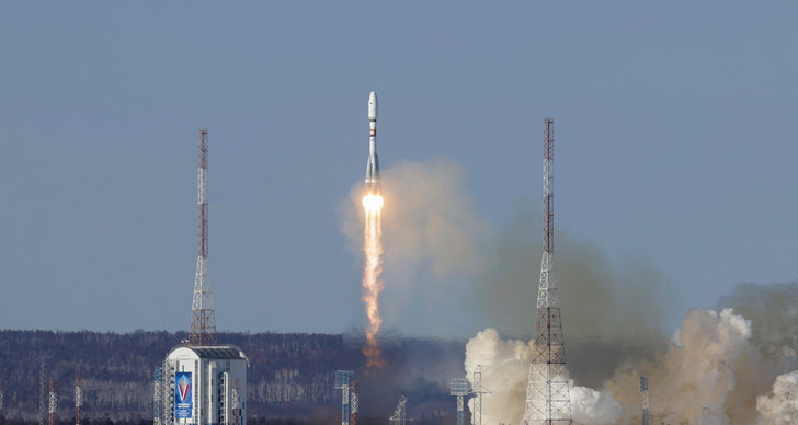 ryssland skickar upp iransk satellit