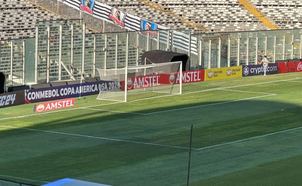 colo colo vive tensa calma: así está la cancha del monumental para duelo por libertadores