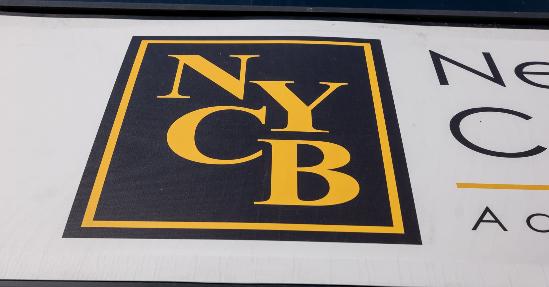 shares of nycb fall 18% after bank discloses 'internal controls' issue, ceo change