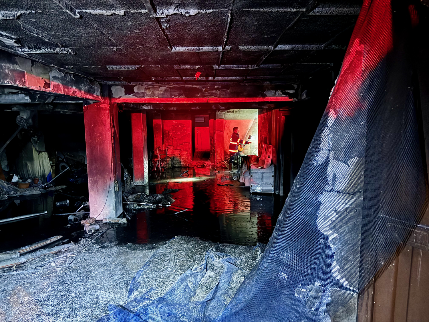 eskişehir'de garajda çıkan yangın sonucu 30 kişi dumandan etkilendi!