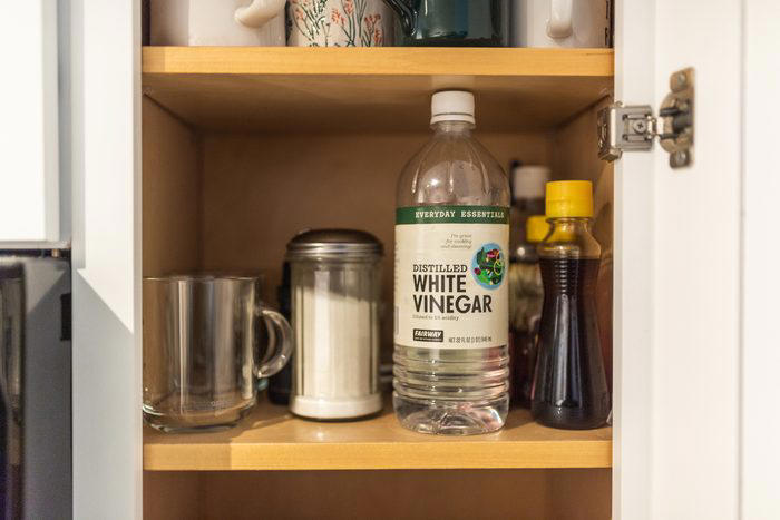 6 Healthy Vinegar Uses That Put Apple Cider Vinegar to Shame
