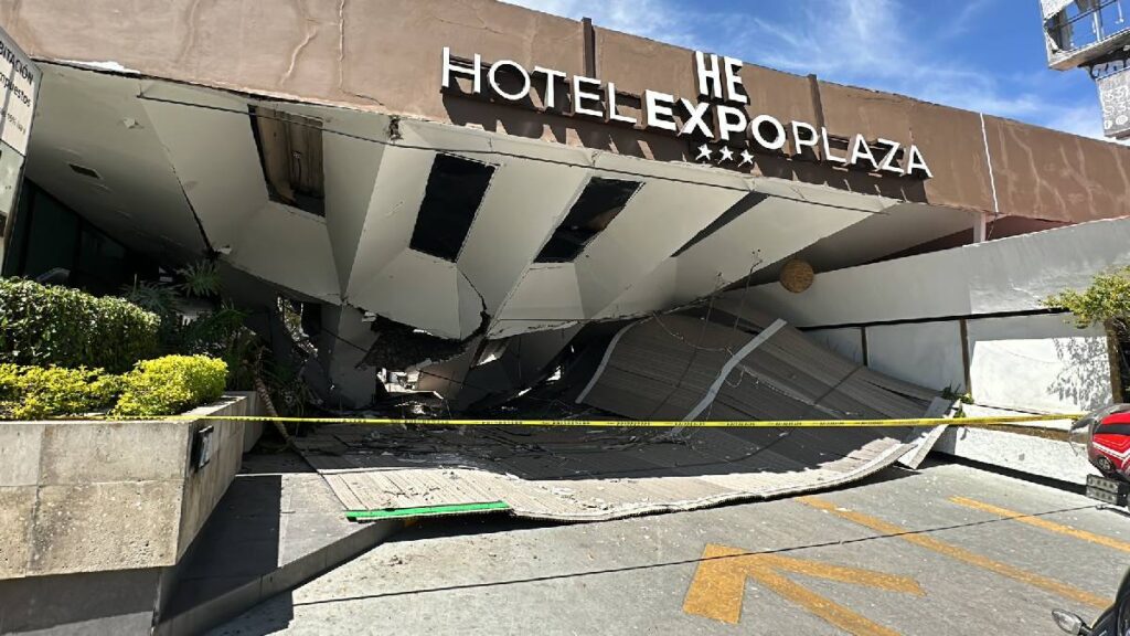 ¡alerta en zapopan! hotel expo plaza colapsa: daños y riesgo de derrumbe