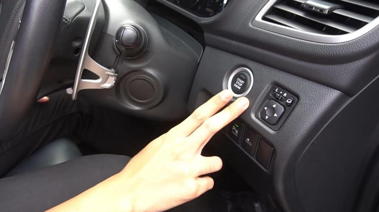 Cara Cek Aki Mobil Yang Mulai Lemah, Bisa Periksa Dari 3 Komponen Ini