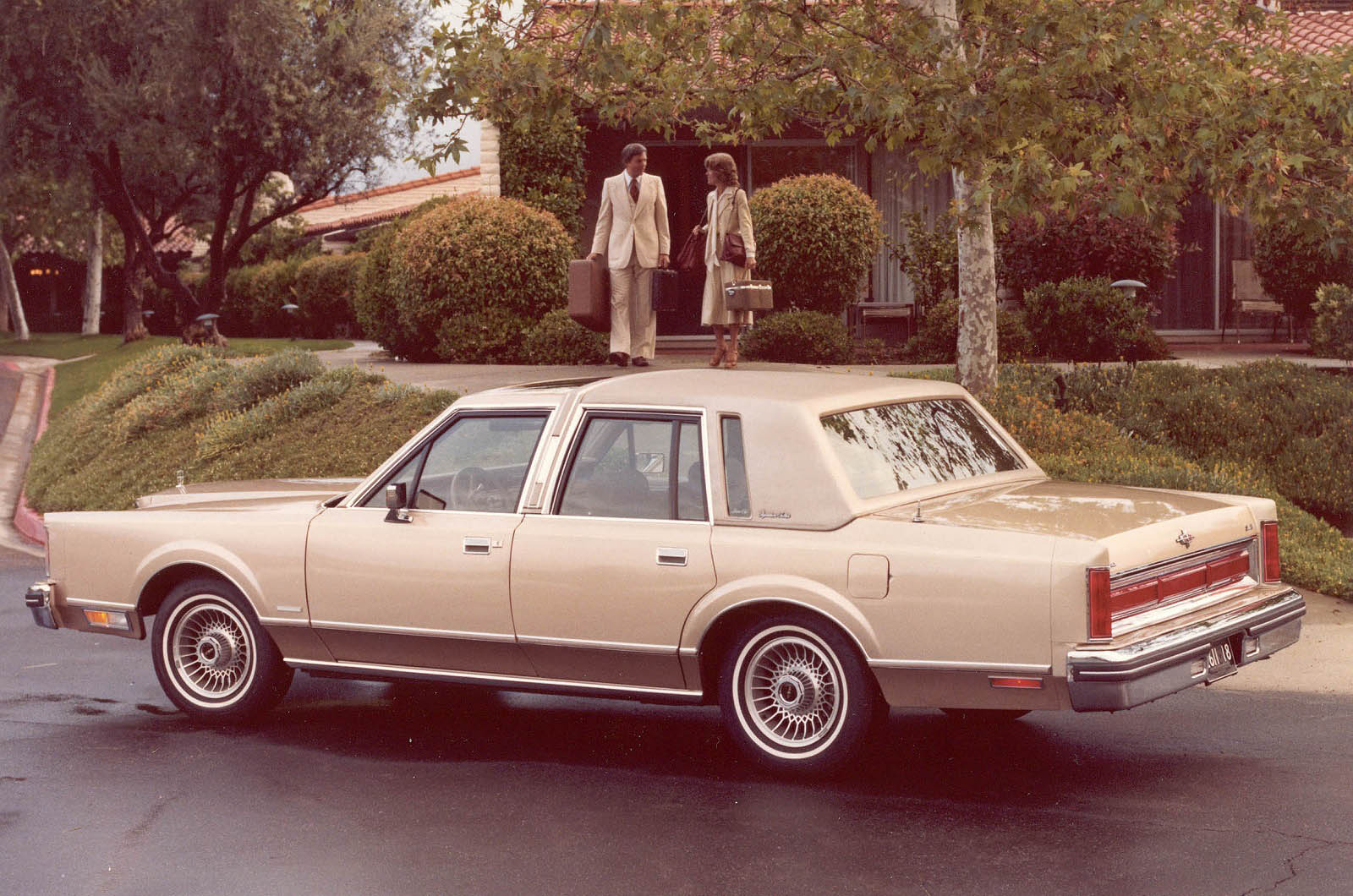 <p>Parent company Ford’s intentions for this Lincoln were clear when it decided on the Town Car name. The Lincoln lived up to the name thanks to its <strong>generous proportions</strong> and fully laden interior specification. Some early models even included a digital dash and <strong>keypad entry</strong> system, though later models grew more conservative in design.</p><p>It also spawned a host of genuine limo versions so beloved of <strong>tourists</strong> and night parties.</p>