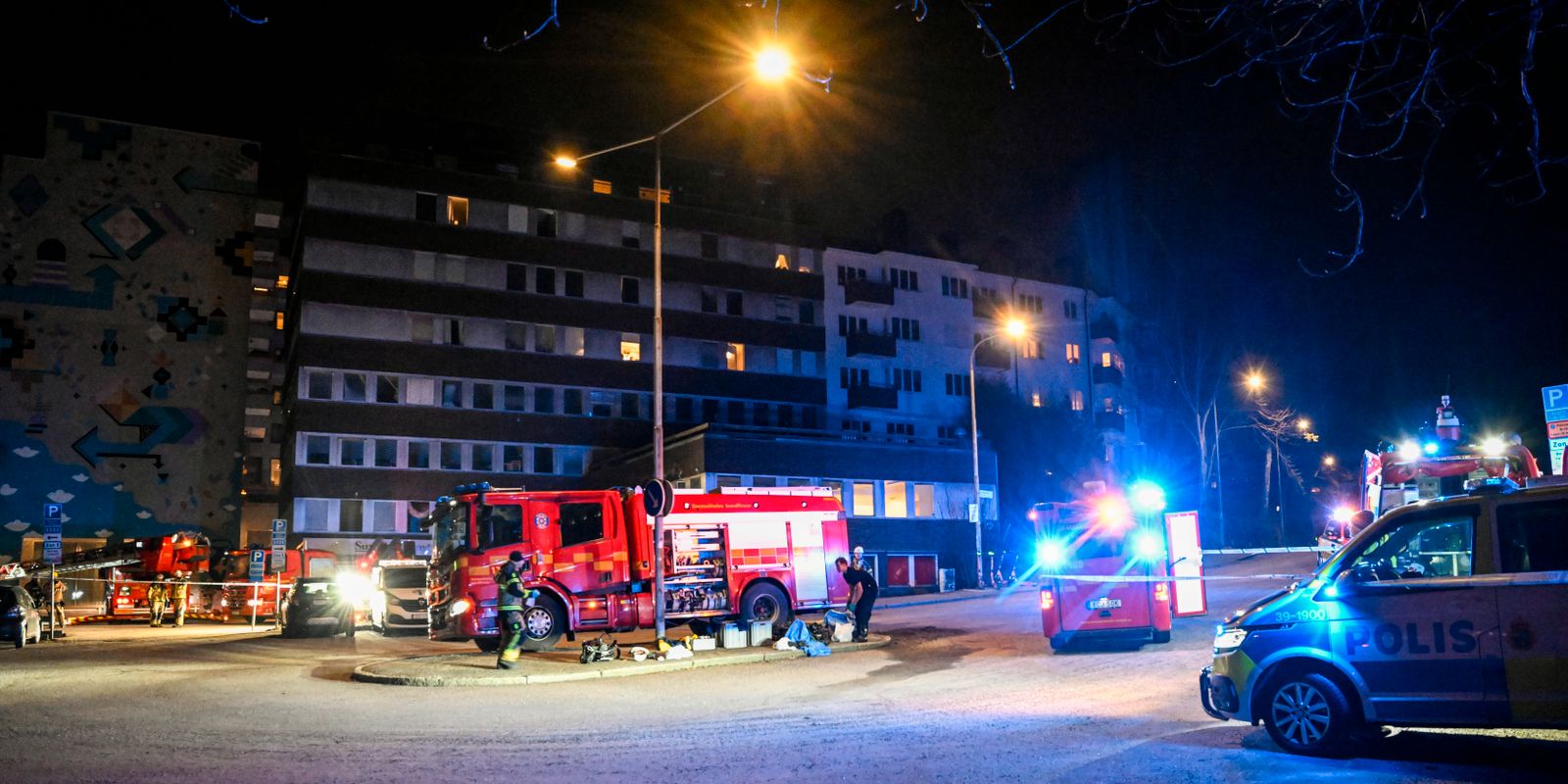 18 till sjukhus efter brand i sundbyberg: ”rökskador”