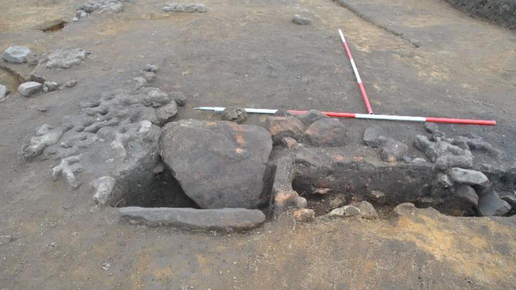 archaeologists unearth anglo-saxon oven and building