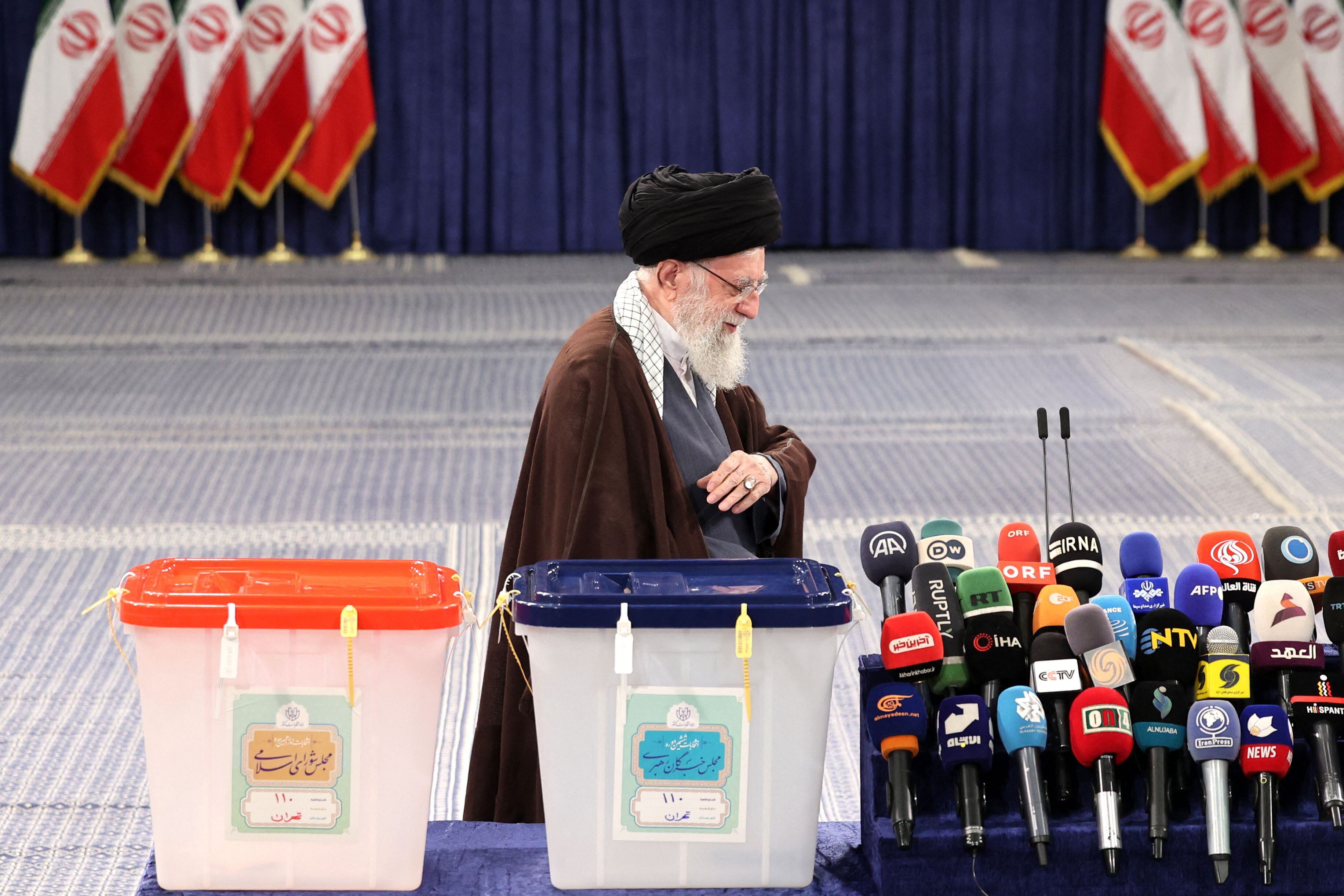 polls open in iran parliament elections amid predictions of low turnout