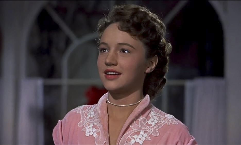 White Christmas actress Anne Whitfield dies aged 85