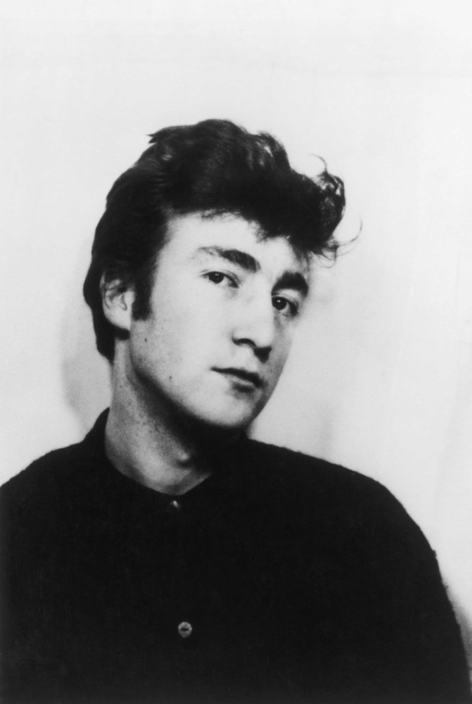 <p>En 1956, John Lennon a monté un groupe de skiffle (style de jazz de rue) appelé les Quarrymen. Lors d'une performance dans le jardin de l'église St Peter, le 6 juillet 1957, il a fait la rencontre de Paul McCartney. C'est à cette occasion qu'il lui avait proposé de rejoindre le groupe. Puis George Harrison les avait rejoint en 1958, et les Quarrymen était alors devenus les Beatles en 1962, à l'arrivée de Ringo Starr.</p><p>Tu pourrais aussi aimer:<a href="https://www.starsinsider.com/n/160203?utm_source=msn.com&utm_medium=display&utm_campaign=referral_description&utm_content=453819v3fr-ca"> Percez les mystères qui entourent Uranus</a></p>