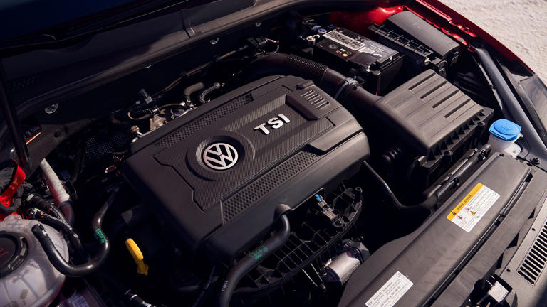 10 Remarkable 4-Cylinder Engines That Make More Power Than A V8