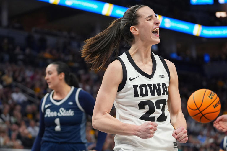 Caitlin Clark passed Steph Curry for the most 3-pointers in a single season in the Hawkeyes' win over the Nittany Lions.