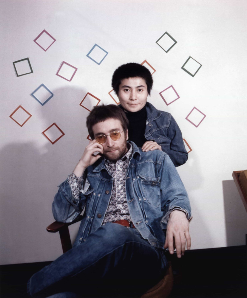 <p>Adolescent, John Lennon avait suivi des cours d'art. Sa rencontre avec Yoko Ono avait fait resurgir son intérêt pour l'art, principalement l'art conceptuel. Ensemble, ils avaient mêlé leurs talents créatifs pour de nombreux projets au cours de la vie de l'artiste.</p><p><a href="https://www.msn.com/fr-ca/community/channel/vid-7xx8mnucu55yw63we9va2gwr7uihbxwc68fxqp25x6tg4ftibpra?cvid=94631541bc0f4f89bfd59158d696ad7e">Suivez-nous et accédez tous les jours à du contenu exclusif</a></p>