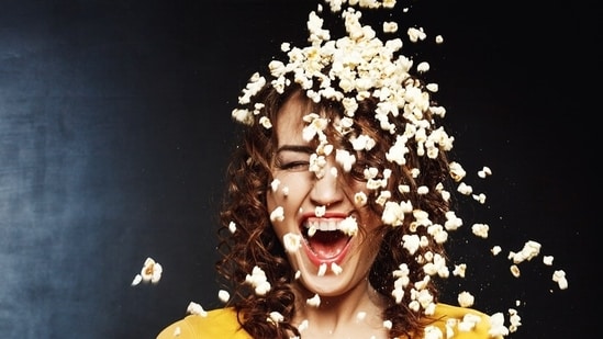 What Is Popcorn Brain 5 Ways It S Impacting Your Mental Health   BB1jB6HQ.img