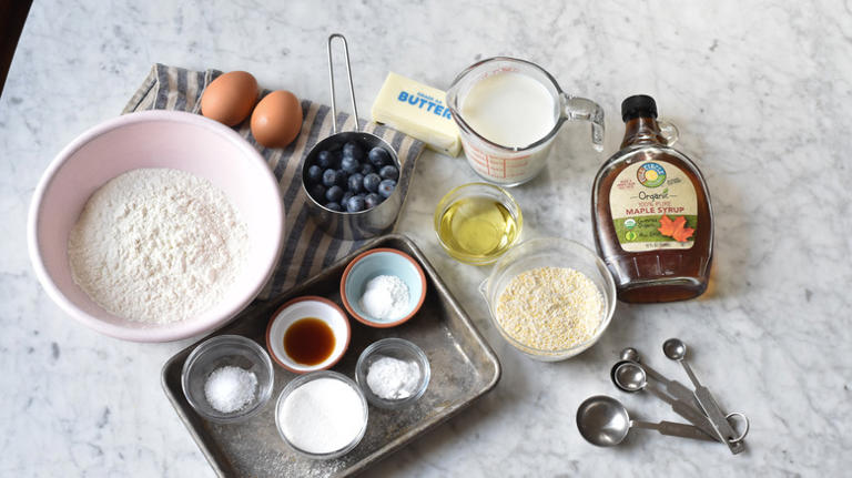 Fluffy Blueberry Cornmeal Pancakes Recipe