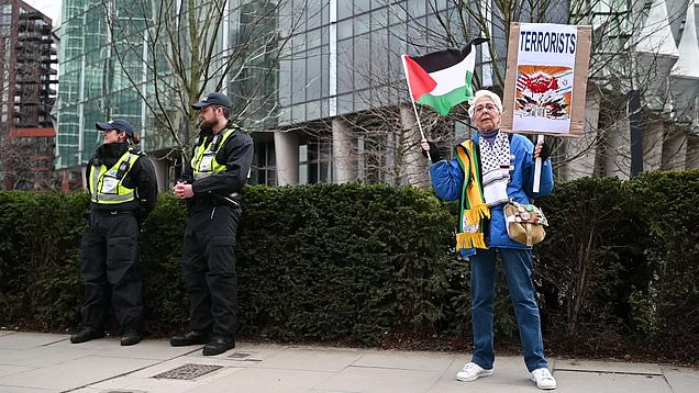 Pro-Israel Counter-protesters Near Pro-Palestine March In London