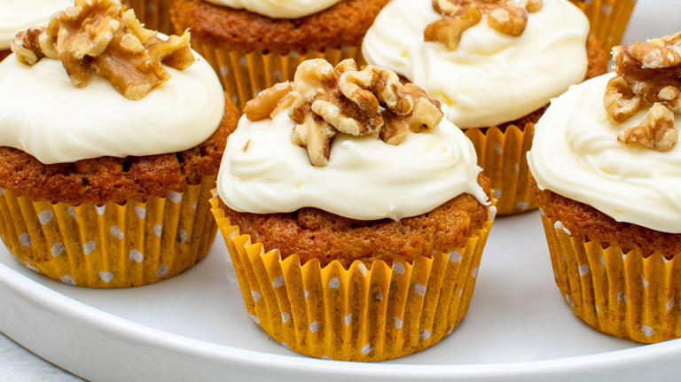 Classic Carrot Cake Cupcakes Recipe