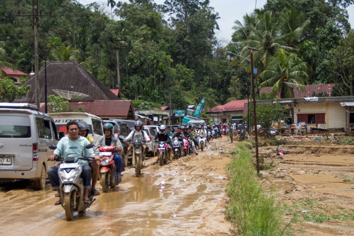 Al 18 Doden En 5 Vermisten Door Overstromingen In Indonesië