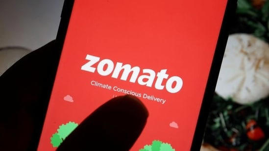 Zomato's witty response to the customer's tweet leaves him asking, "Kehna kya chahte ho?"