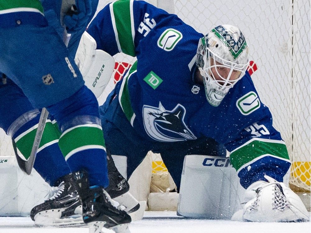 Canucks' Thatcher Demko Leaves Game With Unknown Issue