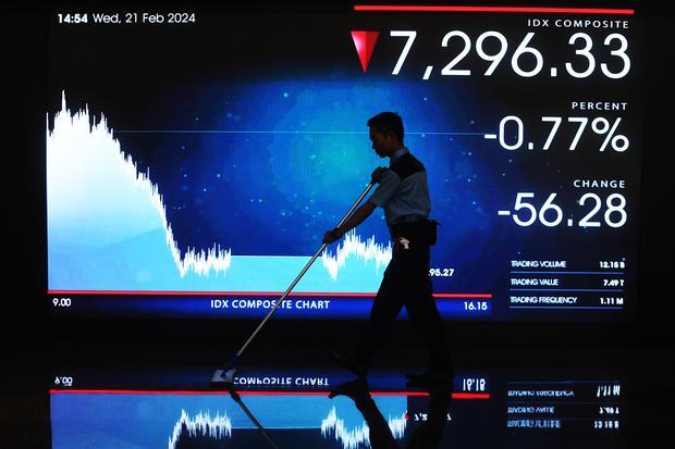 investor asing jual saham bri rp 4,9 triliun, borong bbca