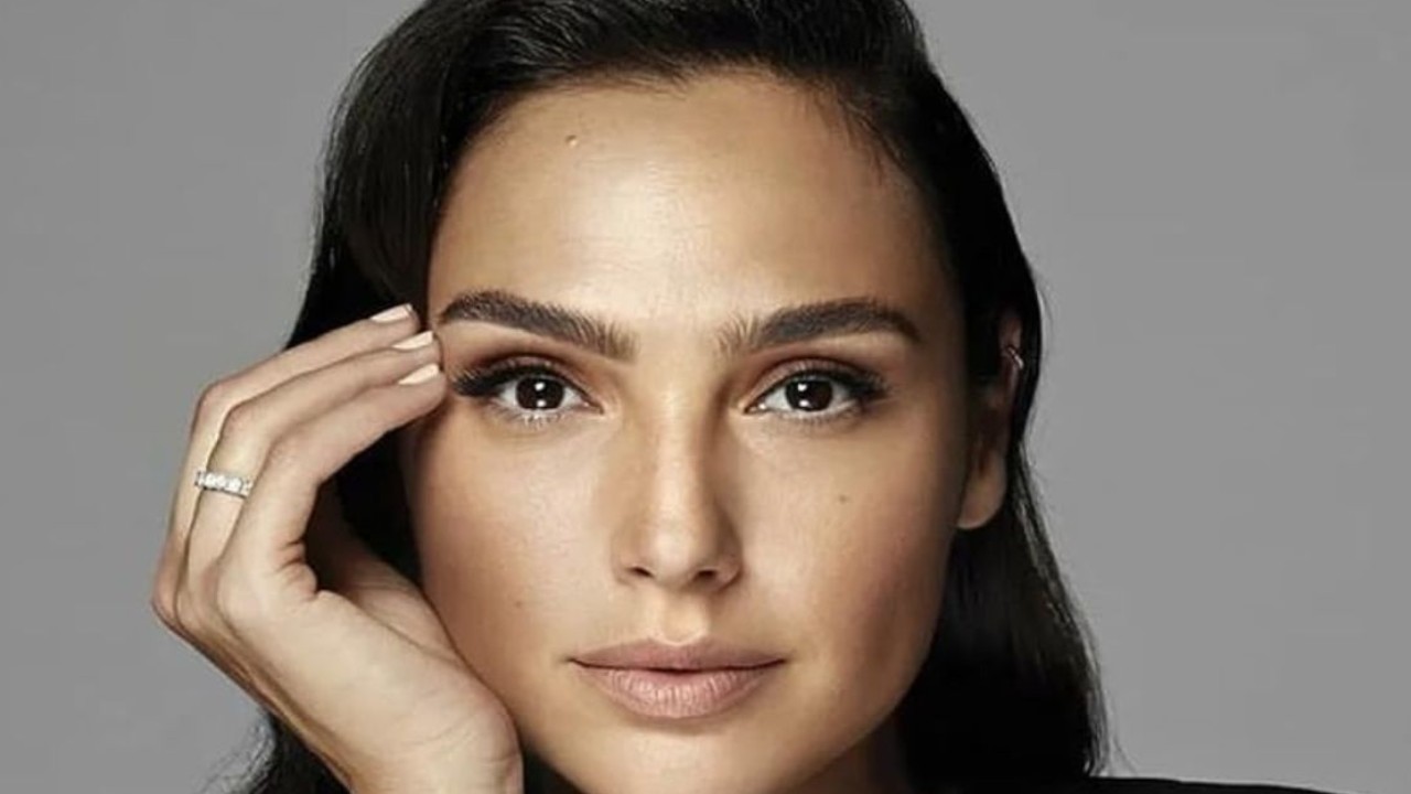 Gal Gadot And Jason Varsano Reveal Newborn Daughter Ori's Face Days ...