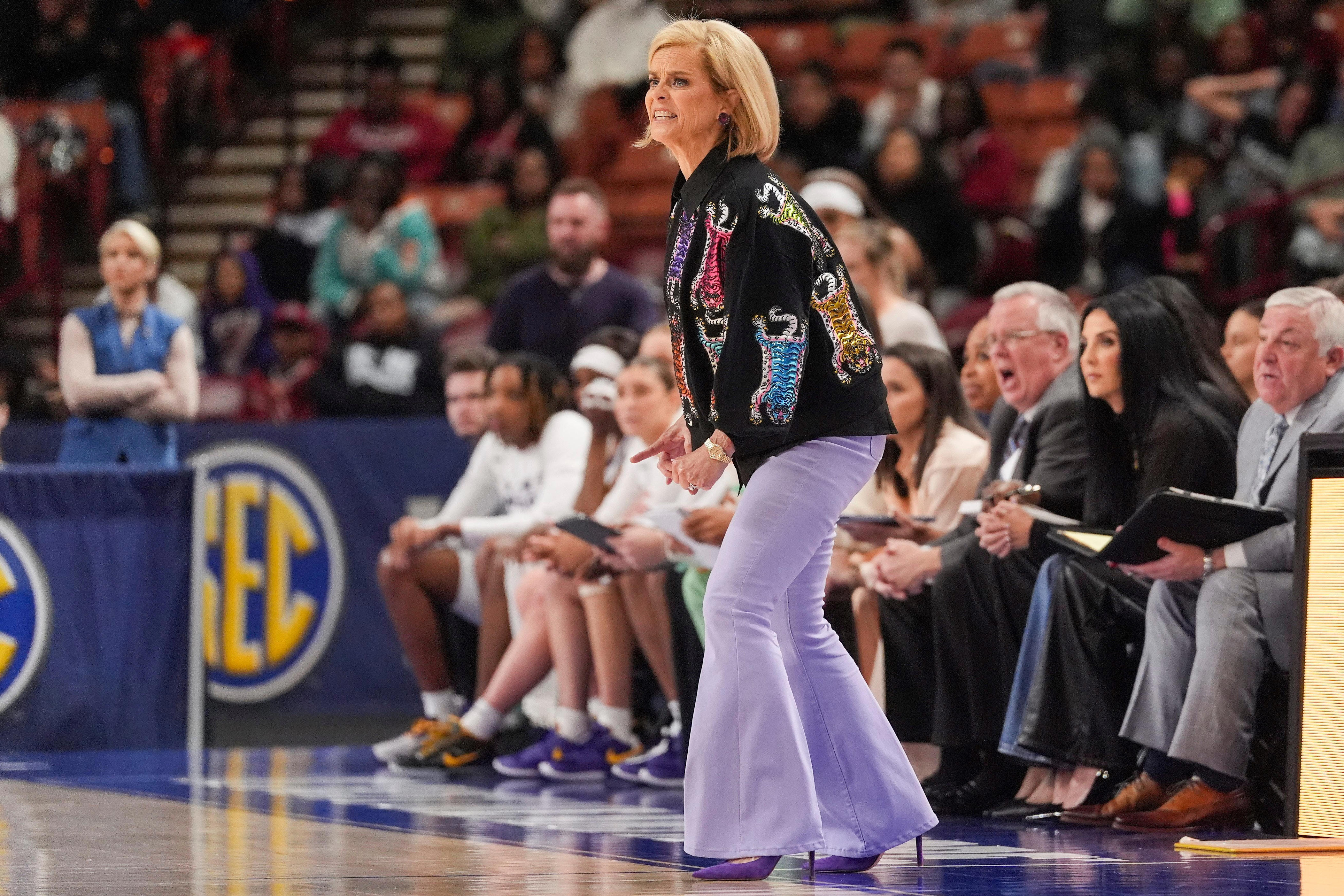 Kim Mulkey outfit See LSU coach's blue jacket in SEC tournament