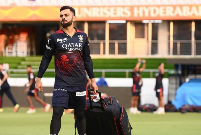 Virat Kohli, Mohammed Siraj, Glenn Maxwell - Players Royal Challengers ...