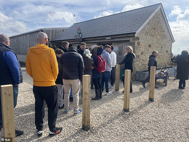 Huge queues form outside Jeremy Clarkson s Diddly Squat farm shop