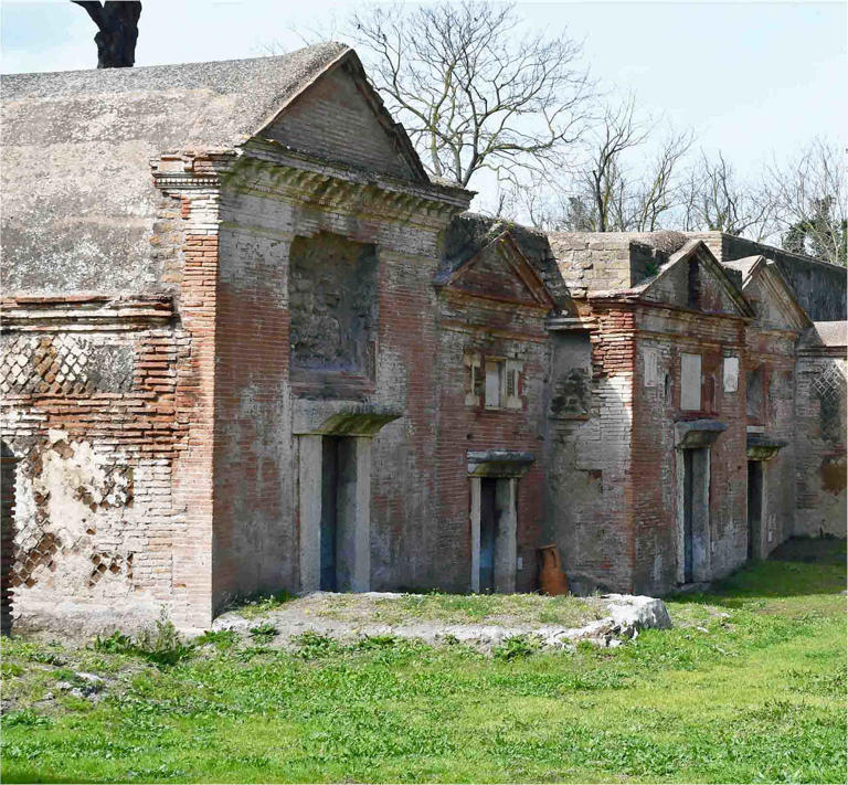 Necropoli di Fiumicino, tombe restaurate e sito più fruibile