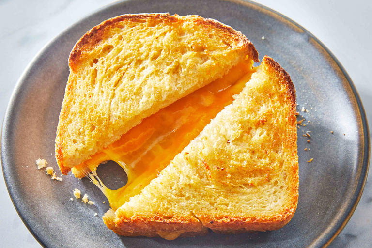 The Single Ingredient That Makes Your Grilled Cheese Unforgettable