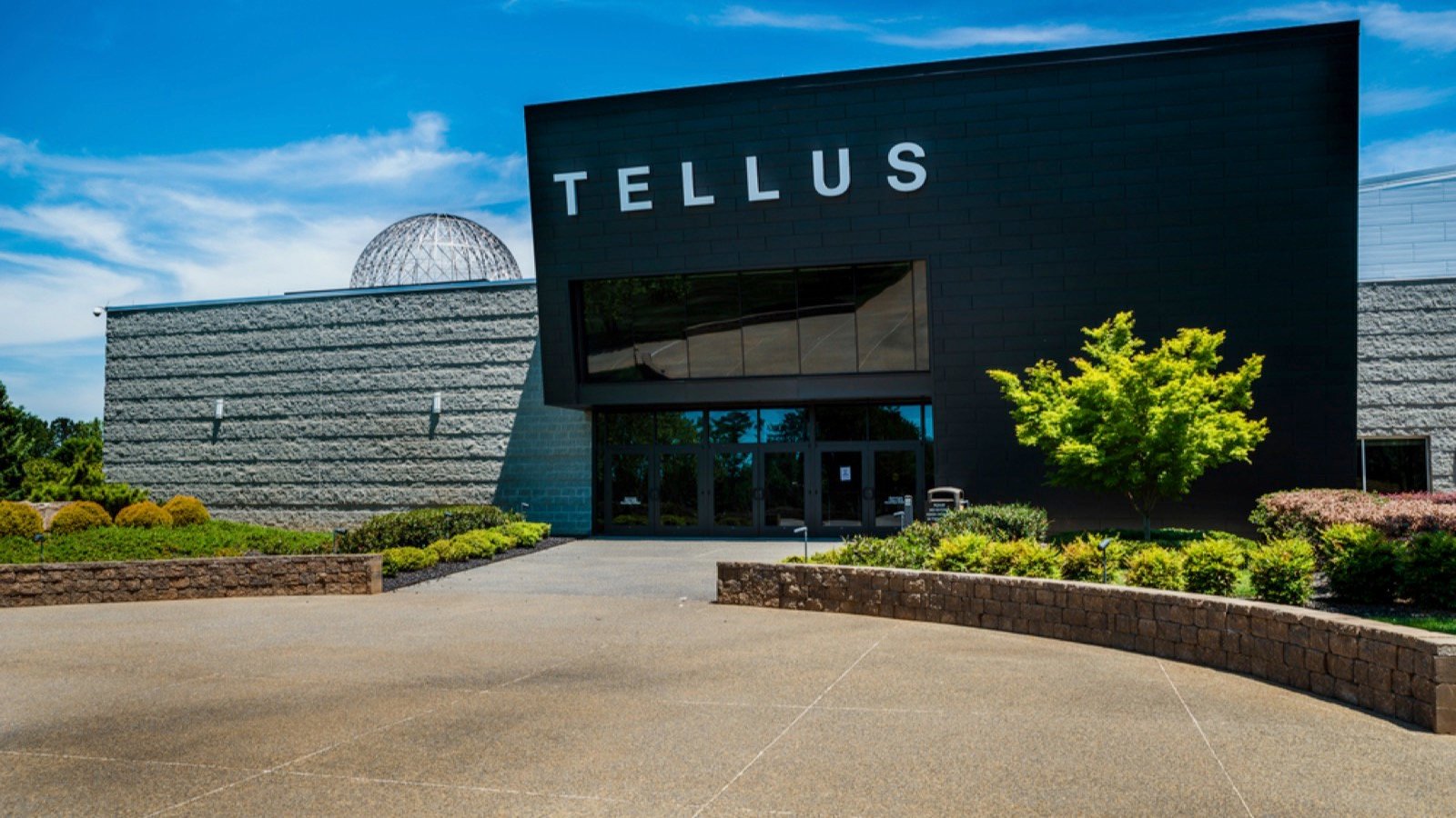 <p>Tellus Science Museum in Cartersville is an engaging venue that aims to educate and inspire through science. On display, you might see a Megalodon with a nine-foot-wide jaw, shark teeth, or replicas of the Apollo 1 capsule and Sputnik. Children can play with magnets, explore sounds, and discover rainbows.</p>