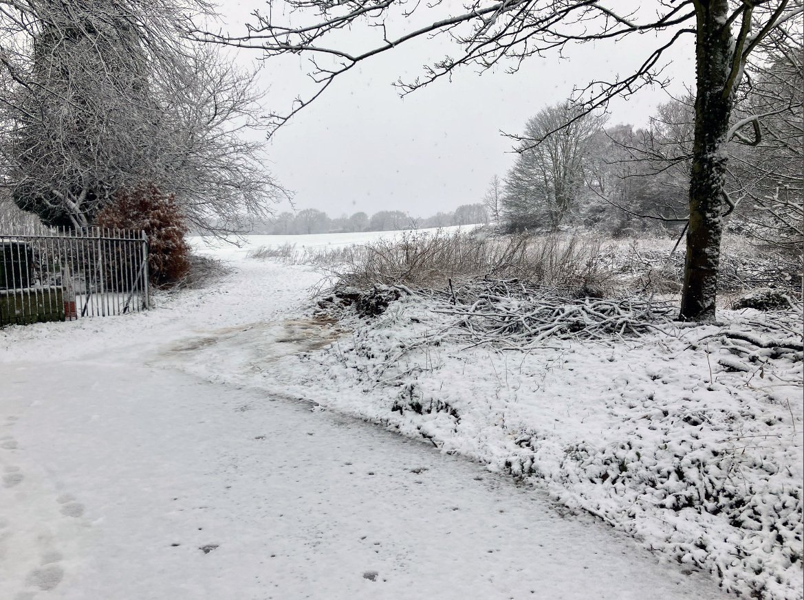 Met Office Gives Verdict On '600-mile Snow Bomb' Predicted To Hit UK