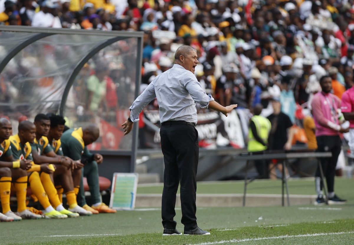 kaizer chiefs coach receives backing from unexpected source